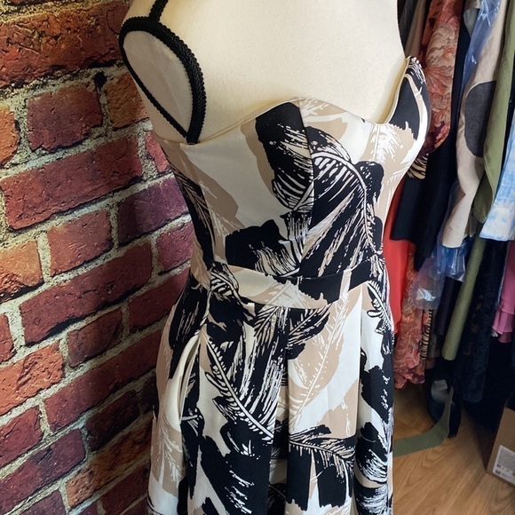 Revamped Strapless Tan & Black Skater Dress Size S - Picture 7 of 17